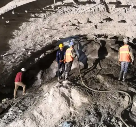 定陶拱顶带模注浆料的施工流程及注意事项
